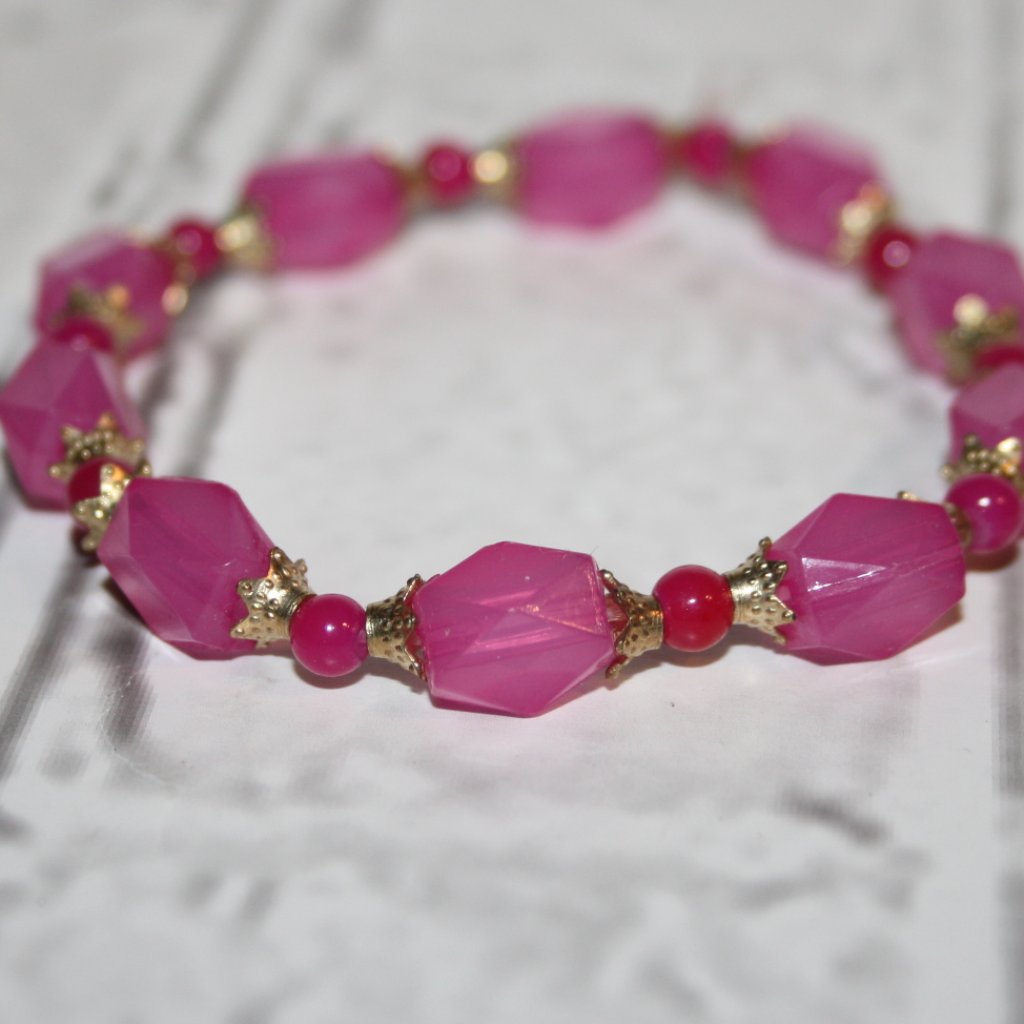 Beautiful Hot Pink And Gold Beaded Bracelet 7.5